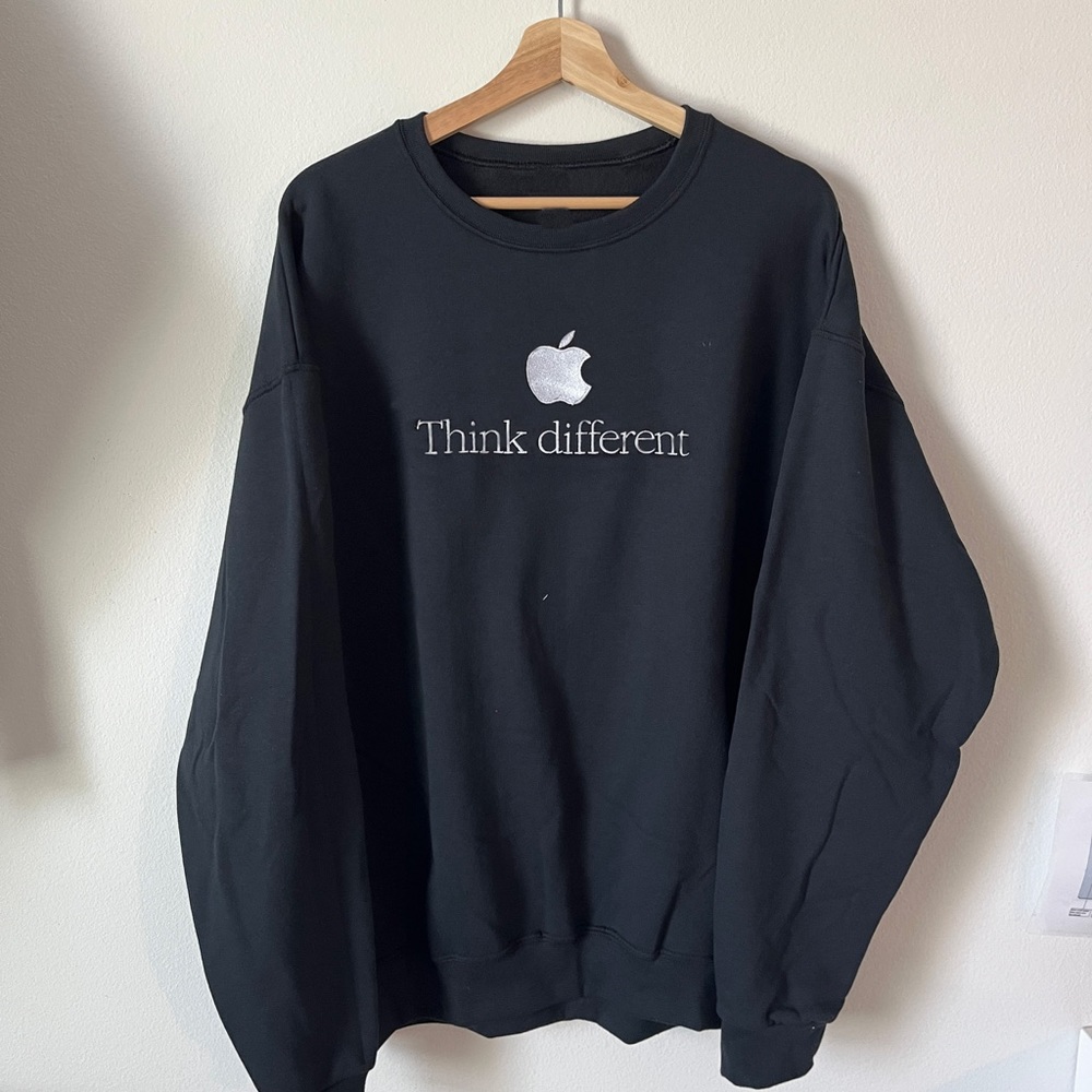 Black Apple Think Different, Computers Promo Y2K Embroidery Crewneck Sweatshirt